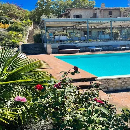 Jacuzzi And Infinity Pool Nestle In Wondrous Gardens That Surround 6 Aptsaircon アパート *