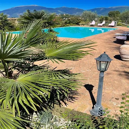 Jacuzzi And Infinity Pool Nestle In Wondrous Gardens That Surround 6 Aptsaircon * Colle Umberto (Umbria)