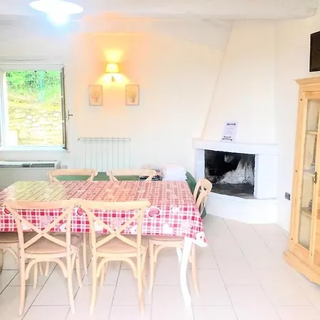 Jacuzzi And Infinity Pool Nestle In Wondrous Gardens That Surround 6 Aptsaircon Daire *