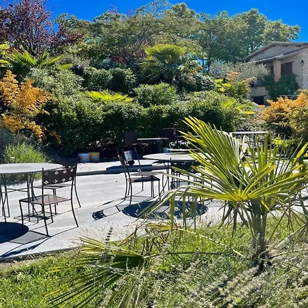 Daire Jacuzzi And Infinity Pool Nestle In Wondrous Gardens That Surround 6 Aptsaircon Colle Umberto (Umbria)