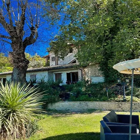 Jacuzzi And Infinity Pool Nestle In Wondrous Gardens That Surround 6 Aptsaircon Colle Umberto (Umbria)